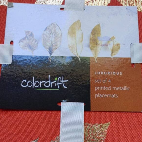 Colordrift Placemats Set of 4 Coral with Gold Metallic Leaf Pattern New - Picture 2 of 3